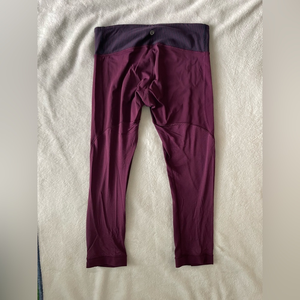 Lululemon sheer cropped leggings burgundy color 3/4 length